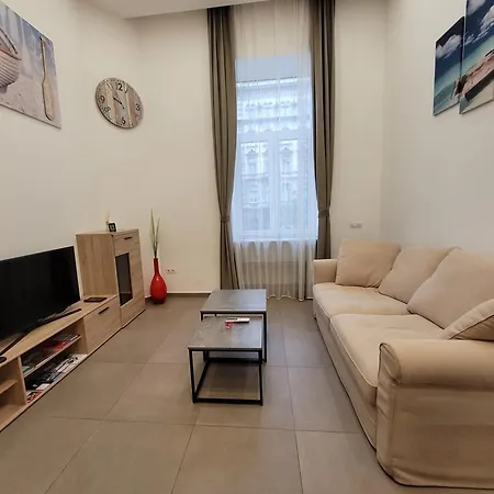 Big Life Apartment